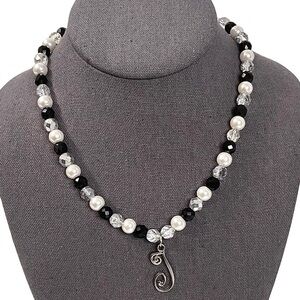 ❤️ Juicy Couture Pendant Beaded Necklace